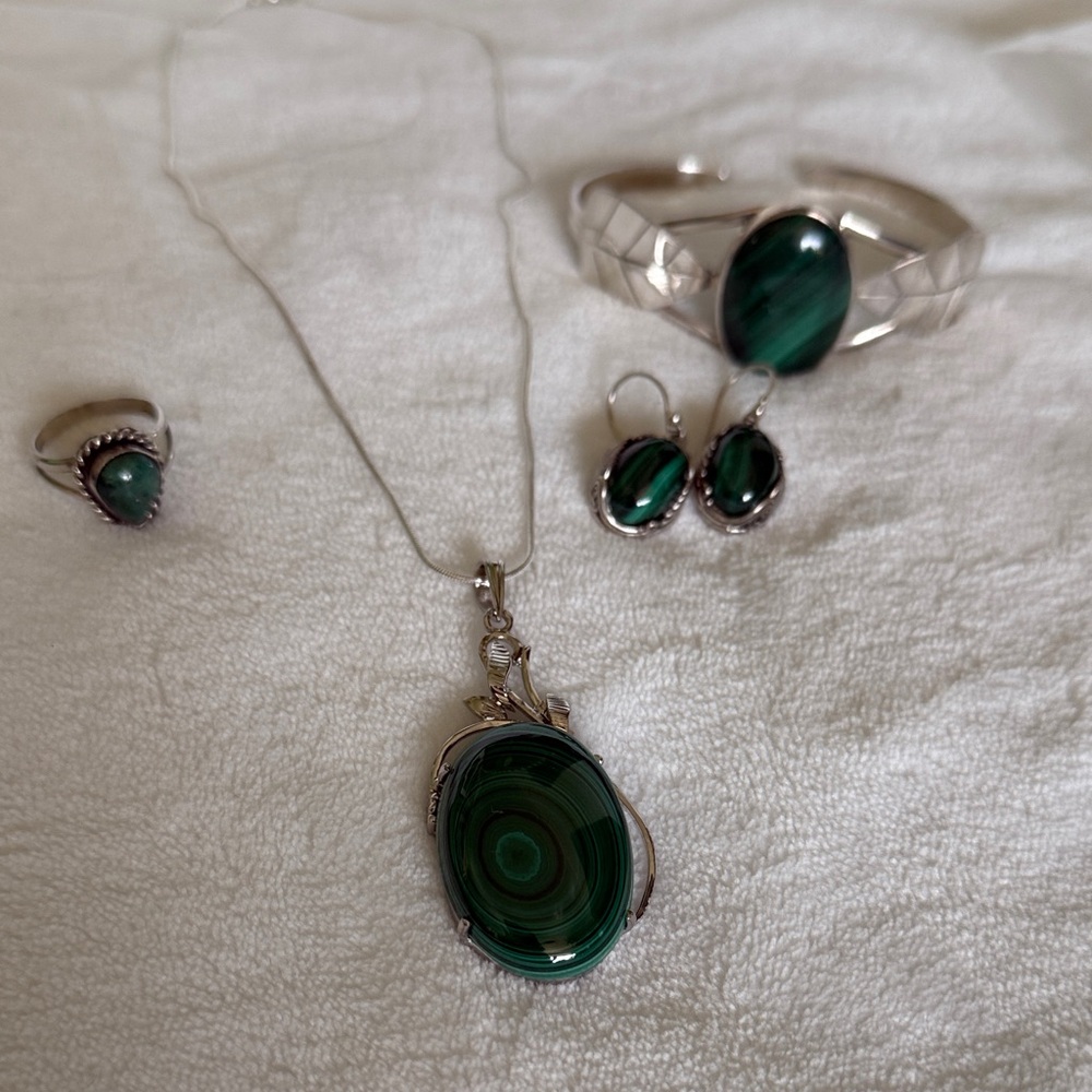 Elegant Malachite Jewelry Set